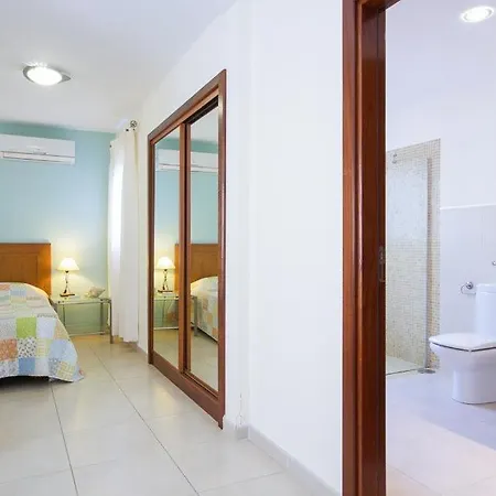 Villa Puerto Del Carmen Sleeps 6 Pool Air Con Wifi *