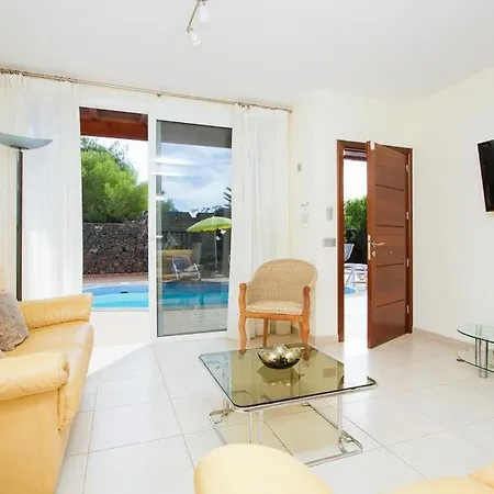 Puerto Del Carmen Sleeps 6 Pool Air Con Wifi Puerto del Carmen (Lanzarote)